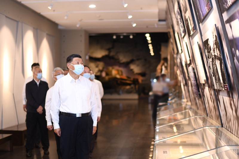 2022年8月16日至17日，中共中央總書記、國家主席、中央軍委主席習近平在遼寧考察。這是16日下午，習近平在錦州市考察遼沈戰(zhàn)役紀念館。 新華社記者 燕雁 攝